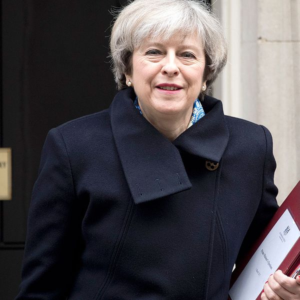 Premiärminister Theresa May utanför 10 Downing street.