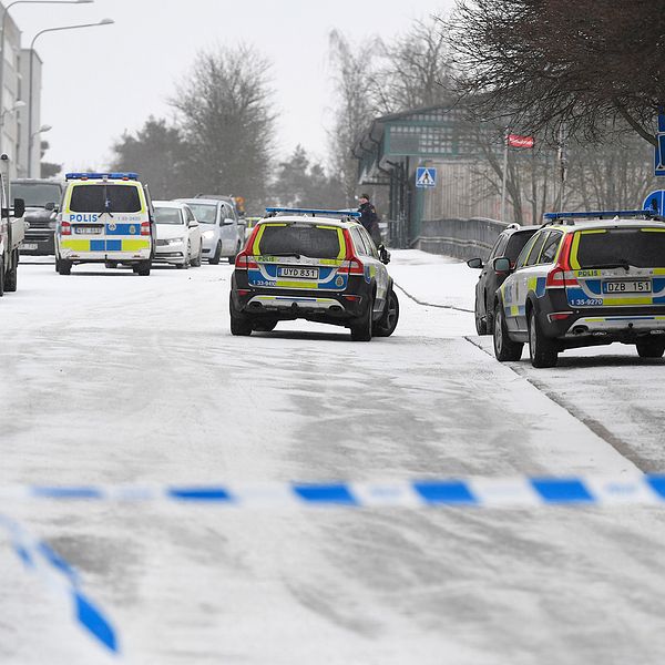 Polisens avspärrning efter dådet.