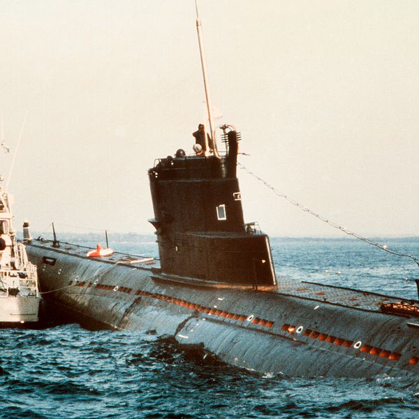 U-137, en sovjetisk u-båt av äldre modell grundstött i karlskrona skärgård efter ”felnavigering”.