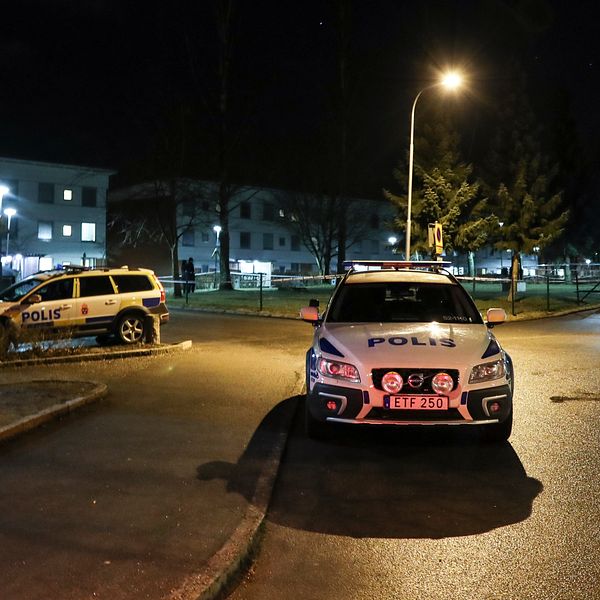 Polisinsats efter ett knivmord på Hässleholmen i Borås.