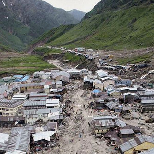 Översvämning i staden Kedarnath i den indiska delstaten Uttarakhand.