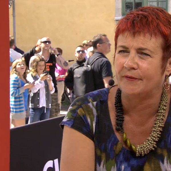 Moderaternas Cecilia Magnusson intervjuas i Kulturnyheternas direktsändning. Foto: SVT