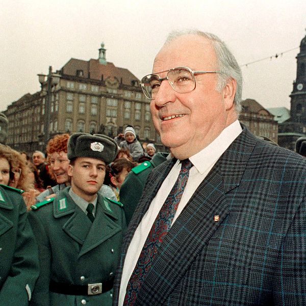 Helmut Kohl på besök i Dresden 1989.