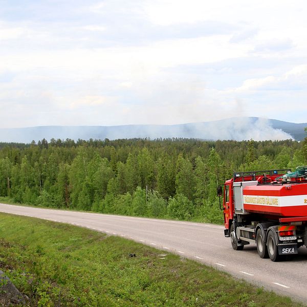 Brandbil och brandrök från avfallsanläggning Kavaheden, Gällivare