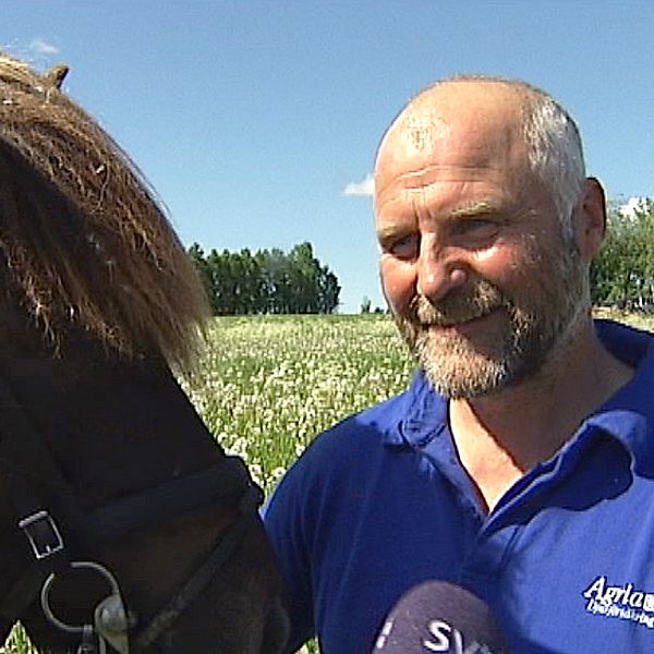 Gudmundur Einarsson från Valne och hästen Sproti.