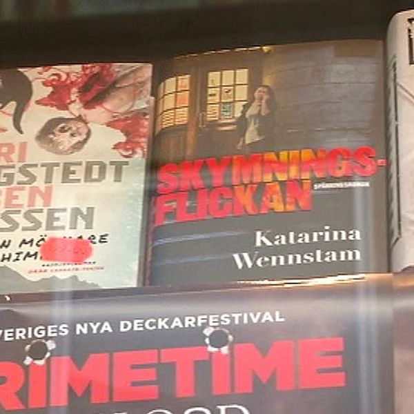 Skyltfönster med böcker i anslutning till Crimetime på Gotland.
