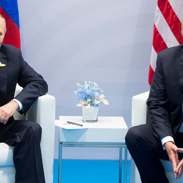 Trump pch Putin under G20-mötet i Hamburg 7 juli i år.