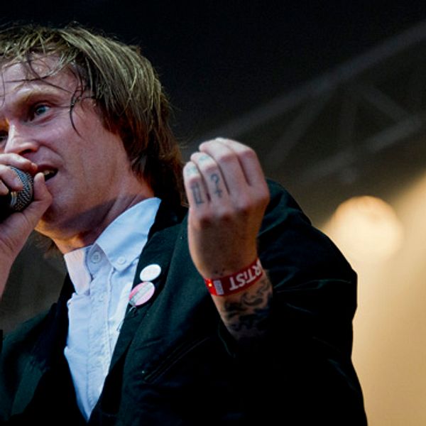 En av de konstnärliga ledarna för  U x U-festivalen är Dennis Lyxzèn. Om han kommer spela själv är oklart.