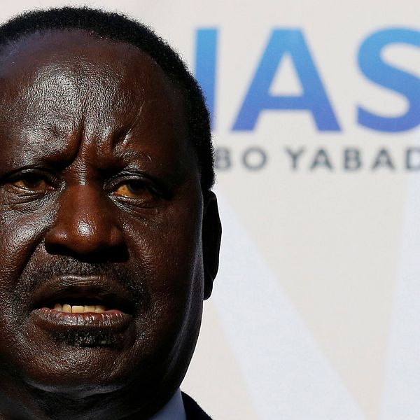 Kenyas oppositionsledare Raila Odinga tar valresultatet till högsta domstolen.