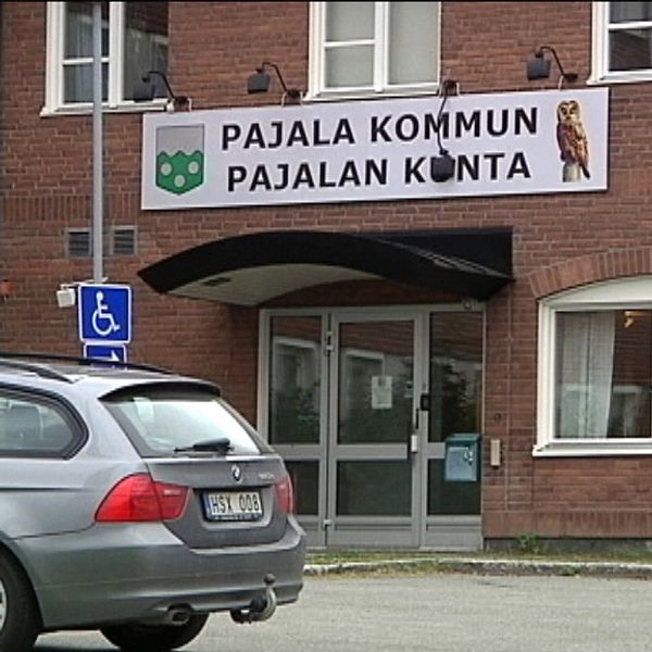 Arkivbild Pajala kommunhus sommar