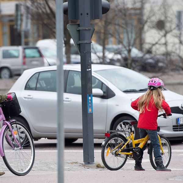 Barn på cykel