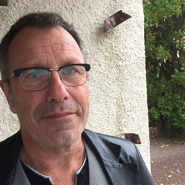– Kyrkans mark borde vara fredad, säger Lars Johansson, kyrkoherde i Svedala.