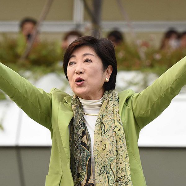 Yuriko Koike är en av Japans få kvinnliga toppolitiker. Med ett nybildat parti utmanar hon den sittande premiärministern i söndagens val.