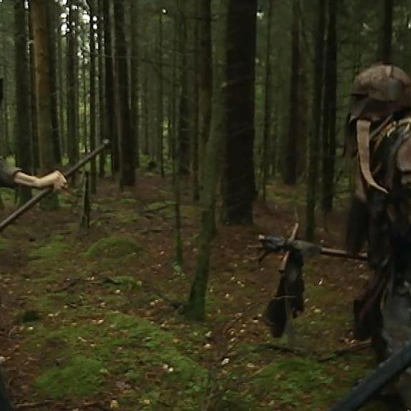 SVT:s alvreporter hamnar i konfrontation med ett gäng argsinta orcher.
