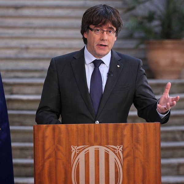 Kataloniens avsatte regionpresident Carles Puigdemont i ett tv-sänt tal i Girona på lördagen.