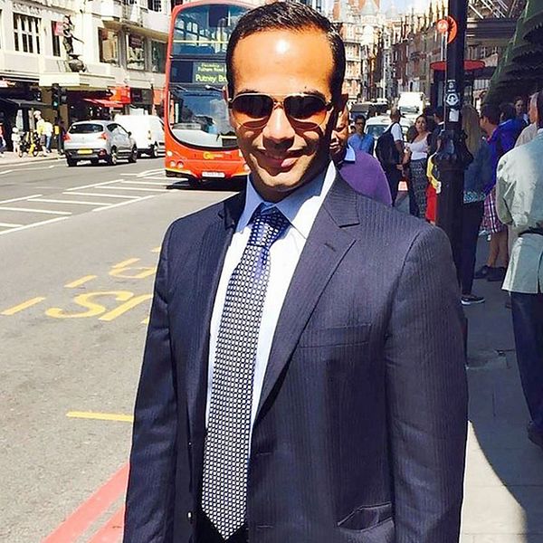 George Papadopoulos, rådgivare i Trumps presidentkampanj, erkänner lögner om ryska kontakter.