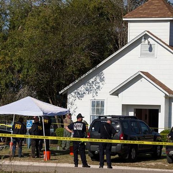 26 människor döda i skjutning i kyrka i Texas