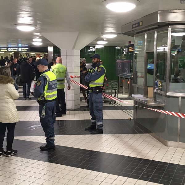 Resenärer hänvisas till andra stationer efter att Citybanan stängdes.