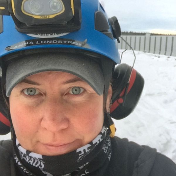 Anna Lundström från Gävle har arbetat i 22 år som ställningsmontör i byggbranschen.Hon är aktiv i Byggnads kvinnliga nätverk.
