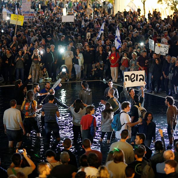 Demonstranter mot Netanyahu i Tel Aviv på lördagen