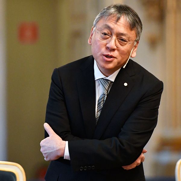 Nobelpristagaren i litteratur Kazuo Ishiguro under pressträffen på Svenska akademien i Stockholm