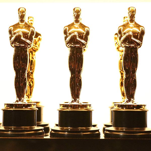 Flera guldiga Oscar-statyetter.