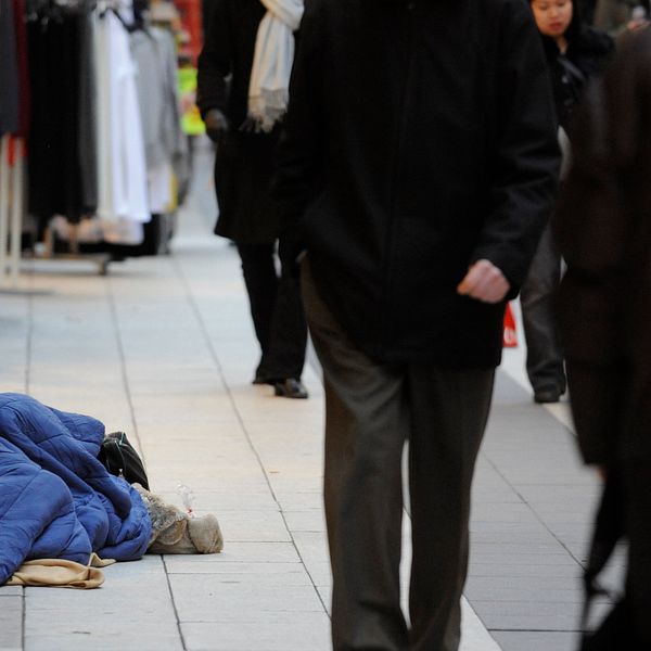 Hemlös person på gata i Stockholm.