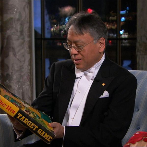 Litteraturpristagaren Kazuo Ishiguro överraskas under intervjun med SVT.