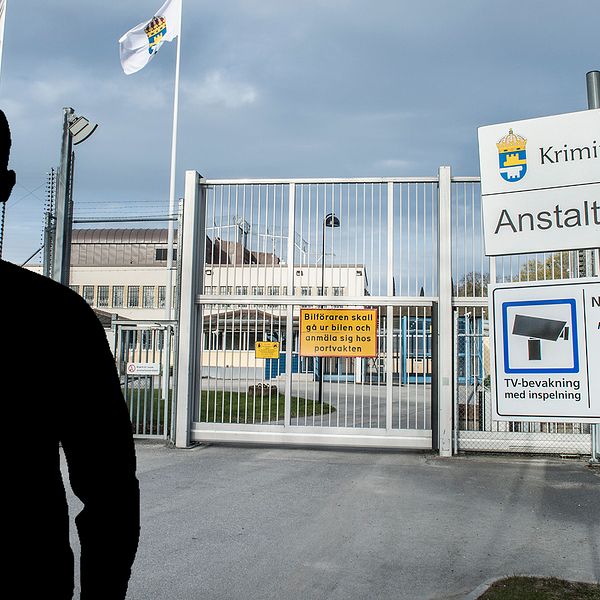 Anstalten Hall och en siluett-bild av en man