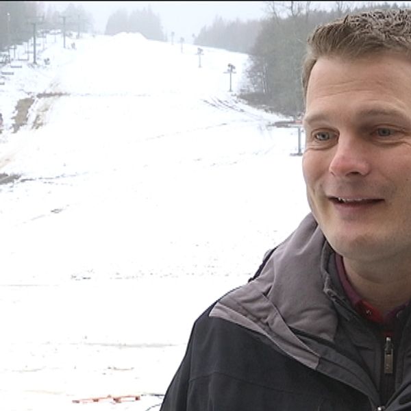 Jesper Malmquist är glad att ha fått en snöfabrik till Vallåsen.
