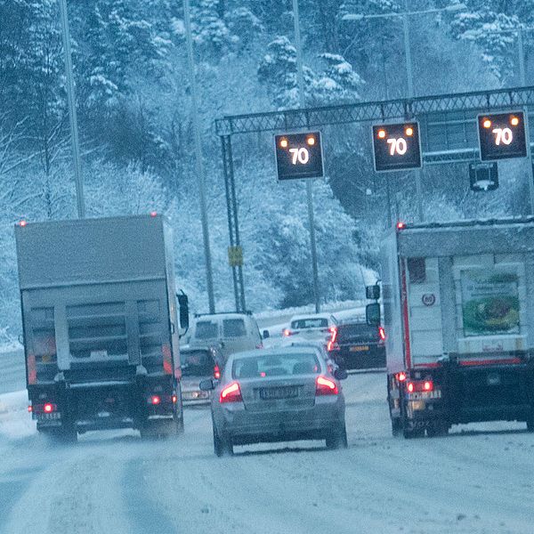 Bilkö i snö.