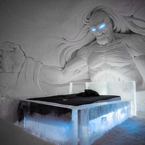 Ett sovrum i Game of Thrones ishotellet i Finland.