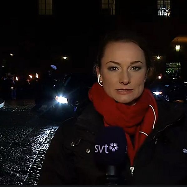 SVT Nyheterna sänder från röda mattan i samband med att gästerna anländer