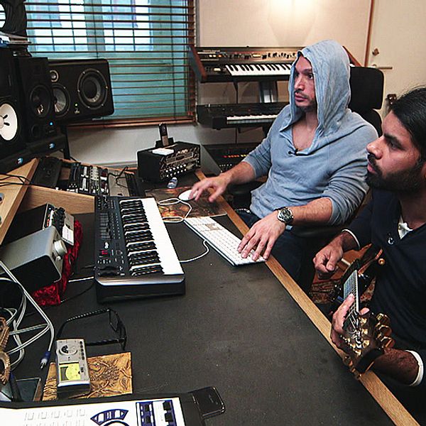 Rami Yacoub och Carl Falk är två av de numera ganska många svenska musikproducenter som skapar hitlåtar åt världsstjärnorna.