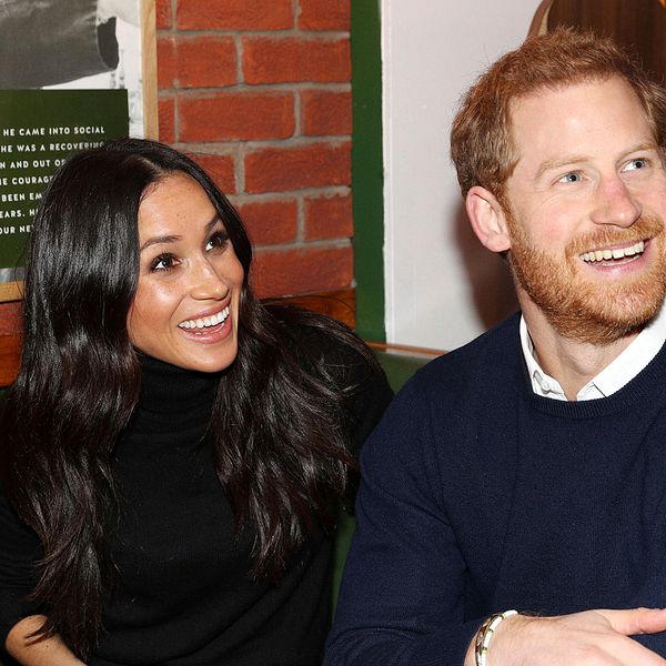 Meghan Markle och prins Harry besöker en pub i Edinburgh, Skottland, tidigare i Februari.