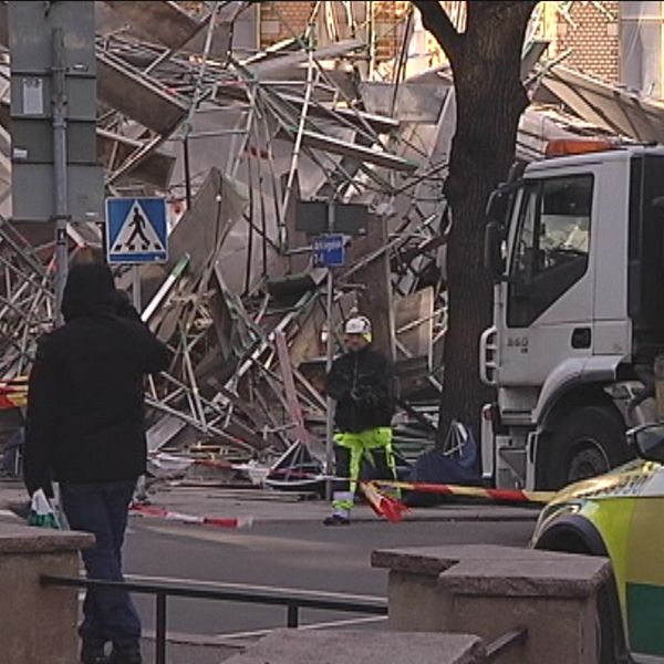 Efter Byggnads starka oro och kritik mot användandet av buntband när man fäster väderskydd i ställningar så är företaget som byggde ställningen som rasade vid Avenyn villiga att ändra sina arbetsmetoder.