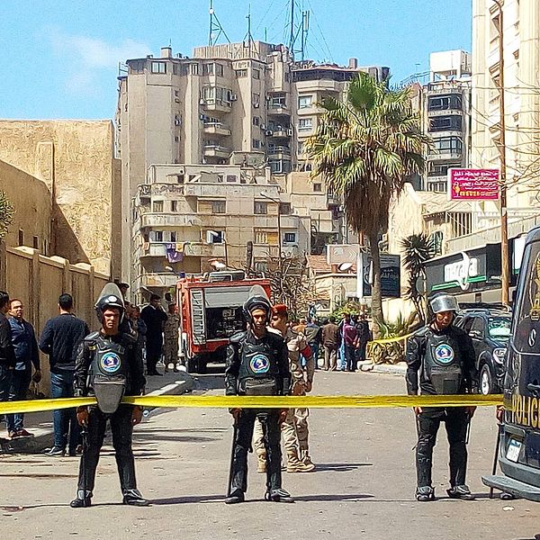 Explosionen inträffade i närheten av hotellet Tolip i området Stanley. Polisen spärrade av området.