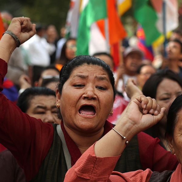 Exiltibetaner i Indien demonstrerar mot Kinas regering förra månaden. De har inget med det svenska åtalet att göra.