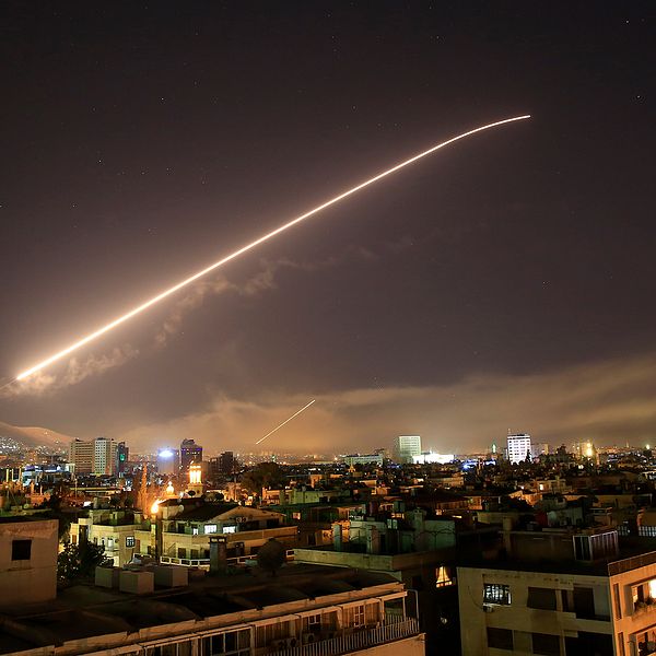 Missiler mot den syriska huvudstaden.
