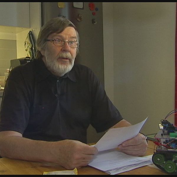 Pensionären Gunnar Nilsson från Hammarö utanför Karlstad är en av många som vägrat att lösa sina varor från Postnord.