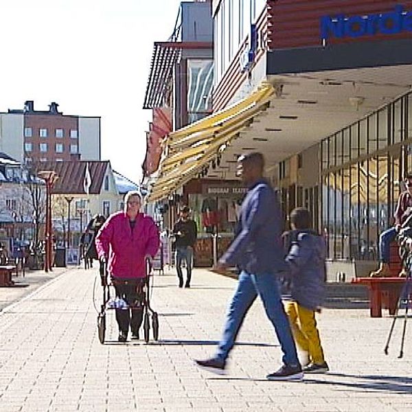 gatuvy från Bodens centrum, april