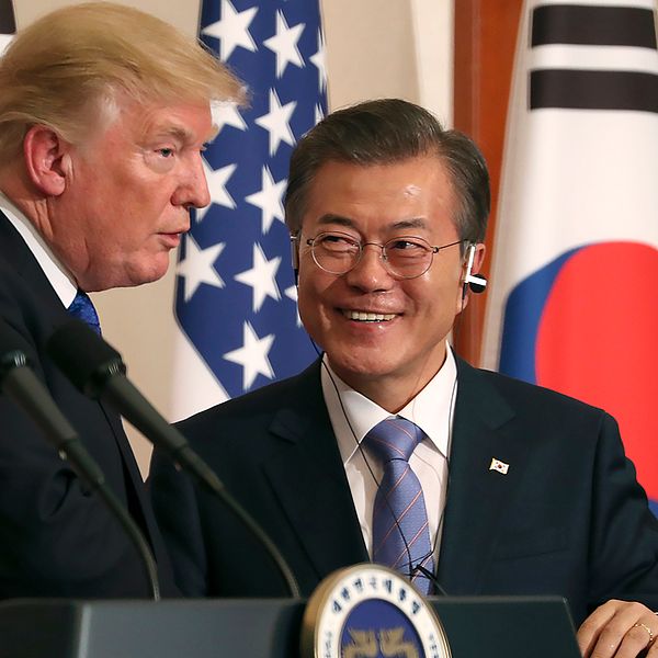 USA:s president Donald Trump och Sydkoreas president Moon Jae-In på en pressträff i Seoul i november 2017.