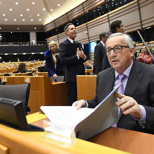 EU-kommissionens ordförande Jean-Claude Juncker på plats i parlamentet i Bryssel för att diskutera EU:s budgetsförslag.