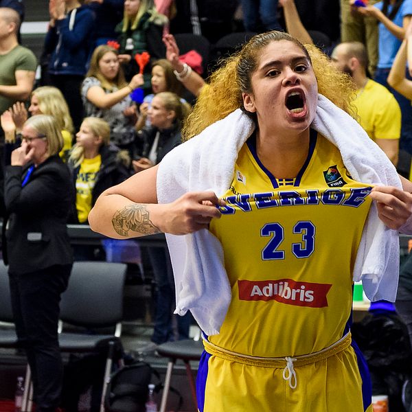 Amanda Zahui gjorde 21 poäng mot Los Angeles.