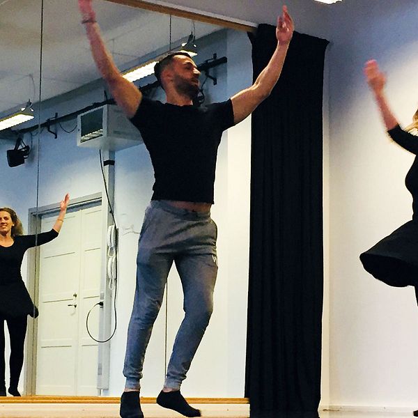 Dansaren Mohanned Hawaz tillsammans med sin repetitör Hanna Torstensson.