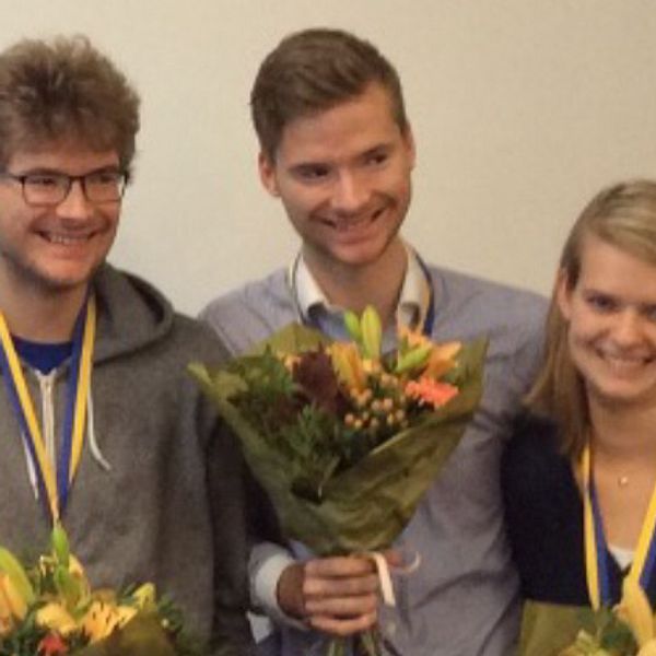 Från vänster: Ola, Mikael och Cecila Rimstedt. Bilden är från när de vann Elitserien 2017 för andra året i rad.