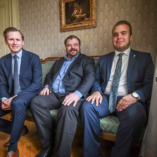 Sverigedemokraterna i Gävle, från vänster Roger Hedlund, Richard Carlsson och och Mattias Eriksson Falk.