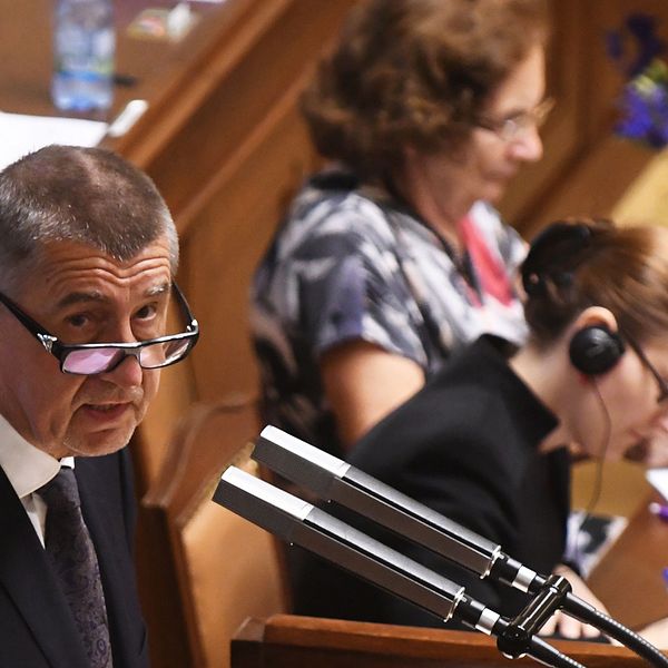 Andrej Babis när han talade inför det tjeckiska parlamentet under natten till torsdagen.