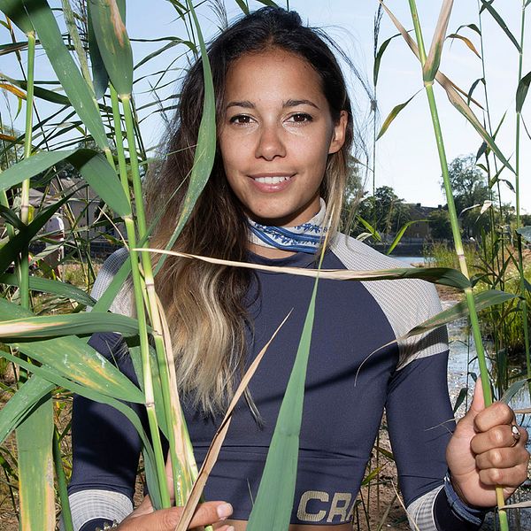 Angelica Bengtsson lurar i vassen i samband med en pressträff i juli 2018.