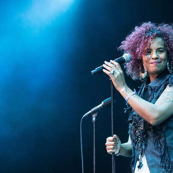 Neneh Cherry på scenen under Øyafestivalen i Oslo fredag 2014